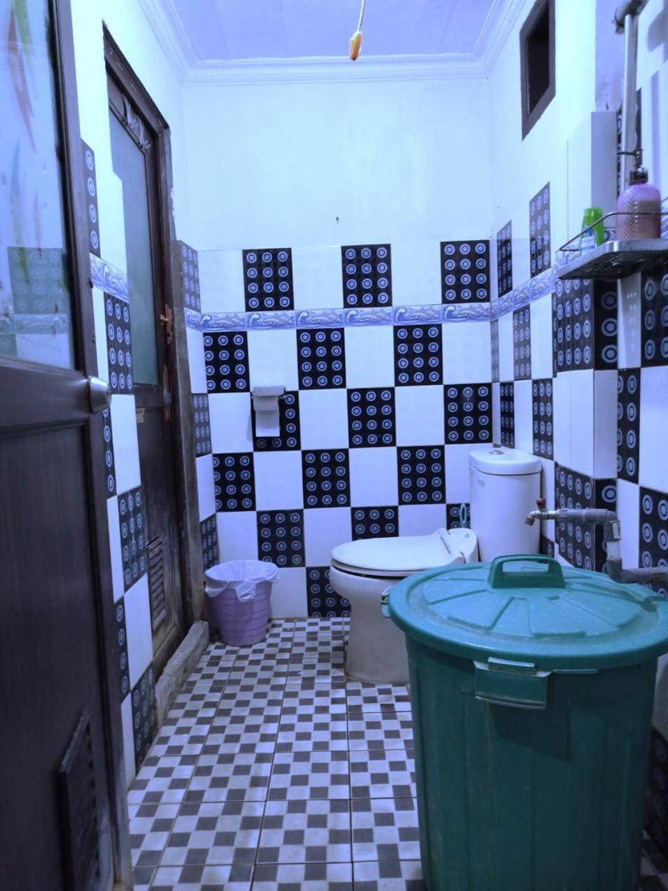 Kurnia Homestay Ternate Eksteriør bilde