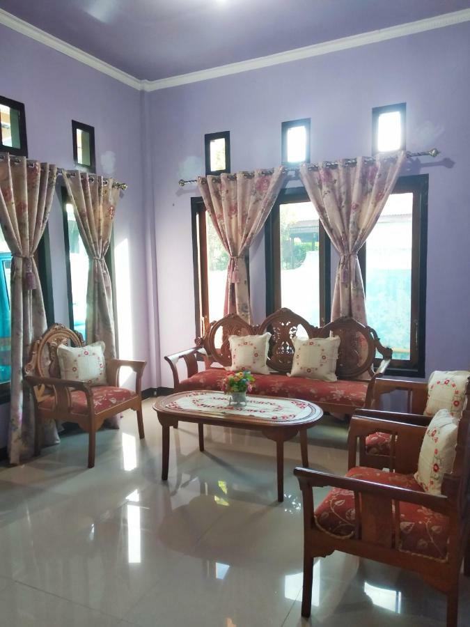 Kurnia Homestay Ternate Eksteriør bilde